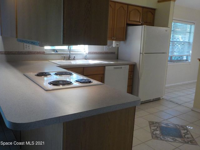 520 Avondale Road NE, Palm Bay, FL 32907