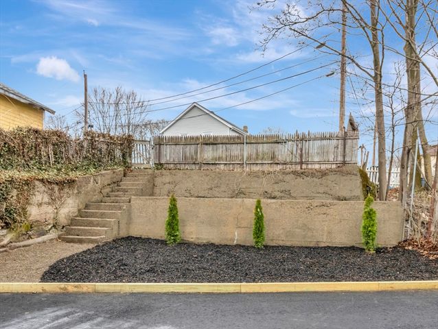 185 Colburn St 185, Dedham, MA 02026