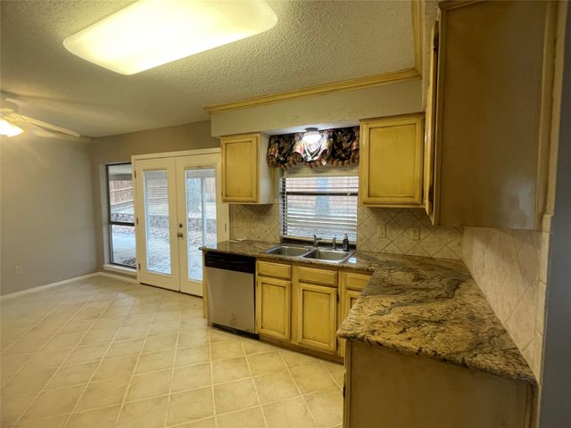 1807 Chittam Drive, Euless, TX 76039