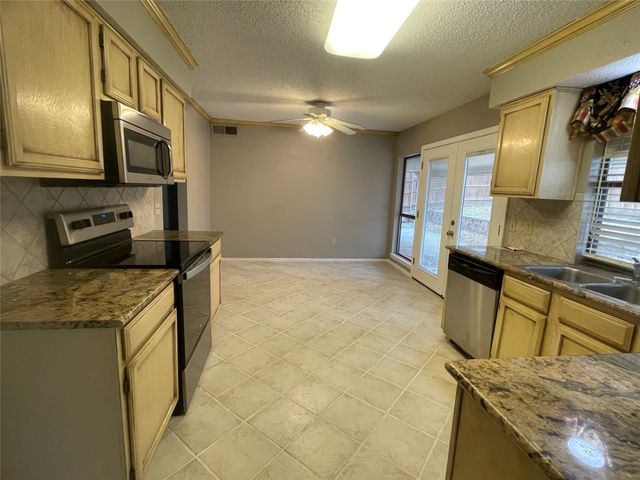 1807 Chittam Drive, Euless, TX 76039