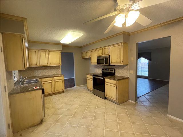 1807 Chittam Drive, Euless, TX 76039