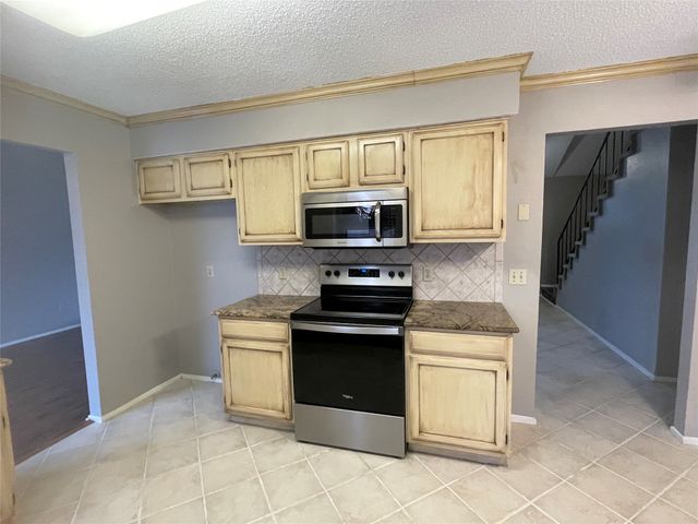 1807 Chittam Drive, Euless, TX 76039