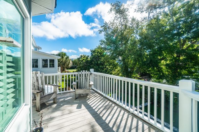 711 Gate Post Drive, Mount Pleasant, SC 29464