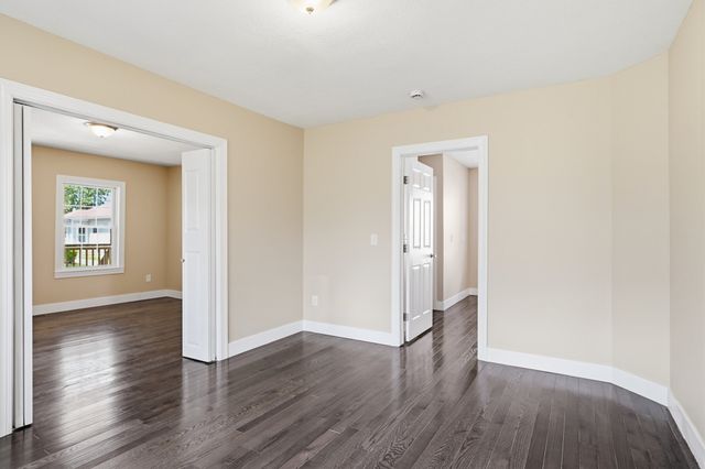 53 Devens St, Springfield, MA 01151