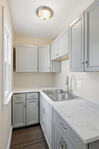 53 Devens St, Springfield, MA 01151