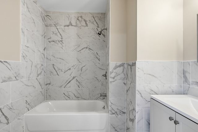 53 Devens St, Springfield, MA 01151