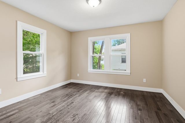53 Devens St, Springfield, MA 01151