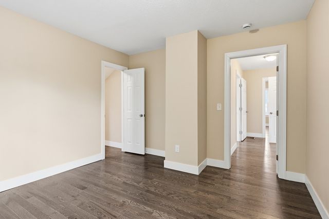 53 Devens St, Springfield, MA 01151