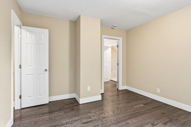 53 Devens St, Springfield, MA 01151