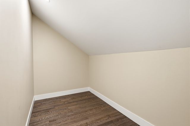53 Devens St, Springfield, MA 01151