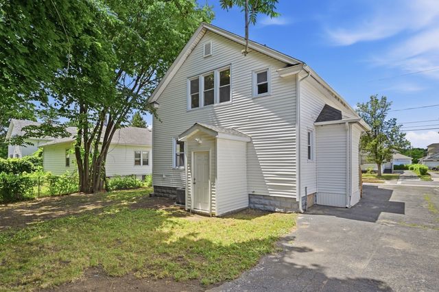 53 Devens St, Springfield, MA 01151