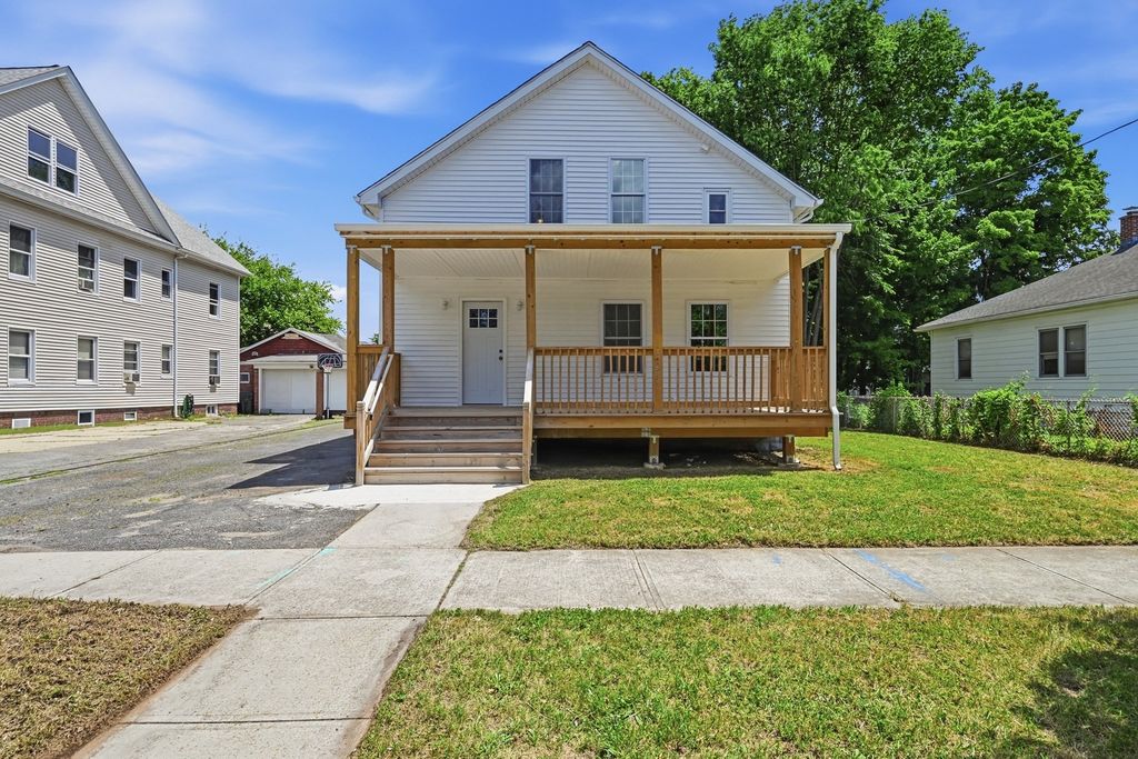 53 Devens St, Springfield, MA 01151