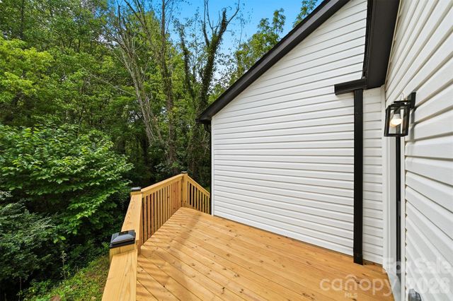 419 Rockyford Street, Morganton, NC 28655
