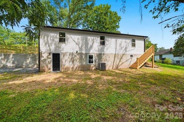 419 Rockyford Street, Morganton, NC 28655