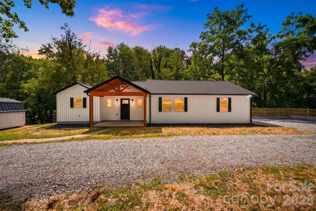 419 Rockyford Street, Morganton, NC 28655