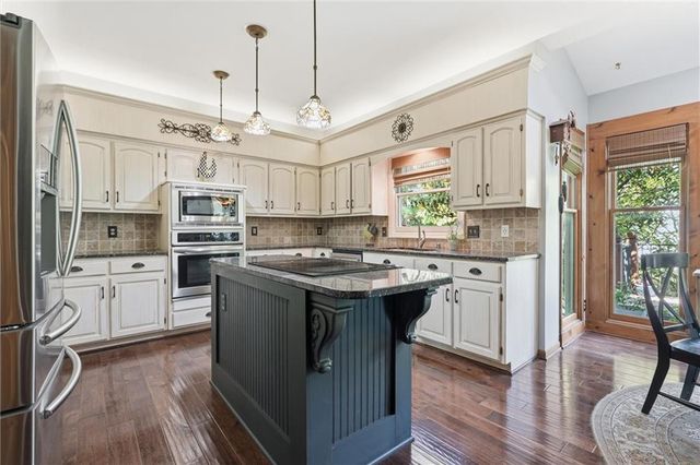 12724 Catalina Street, Leawood, KS 66209