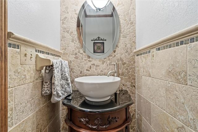 12724 Catalina Street, Leawood, KS 66209