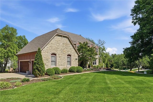 12724 Catalina Street, Leawood, KS 66209