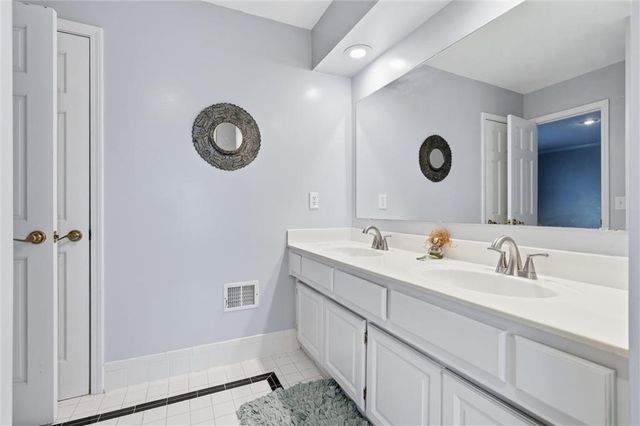12724 Catalina Street, Leawood, KS 66209