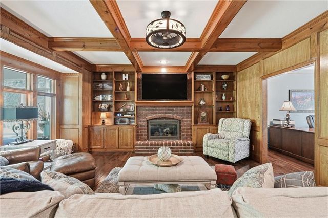 12724 Catalina Street, Leawood, KS 66209