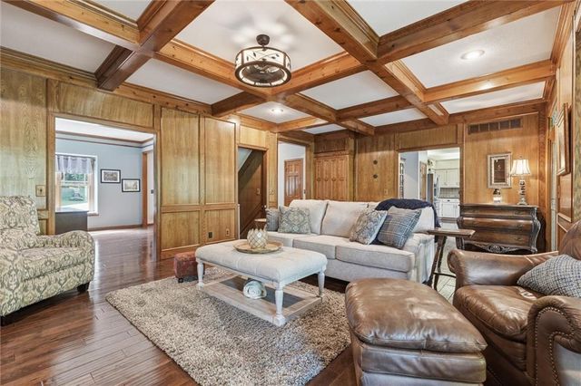 12724 Catalina Street, Leawood, KS 66209