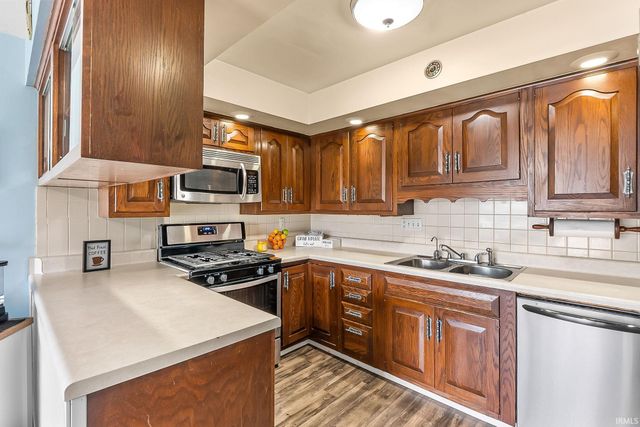 1426 Lakewood Drive, Fort Wayne, IN 46819