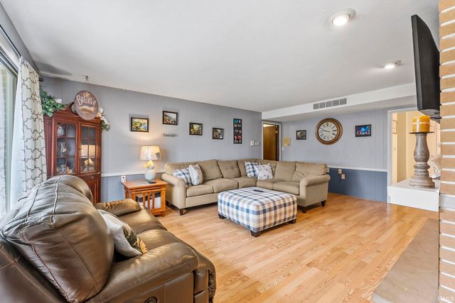 1426 Lakewood Drive, Fort Wayne, IN 46819