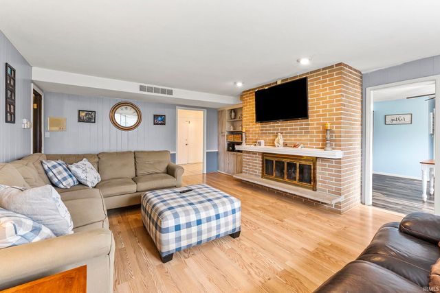 1426 Lakewood Drive, Fort Wayne, IN 46819