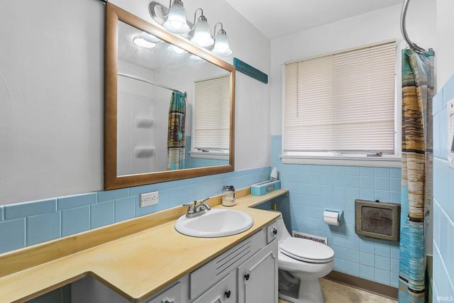 1426 Lakewood Drive, Fort Wayne, IN 46819