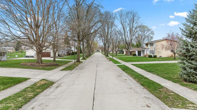 1426 Lakewood Drive, Fort Wayne, IN 46819