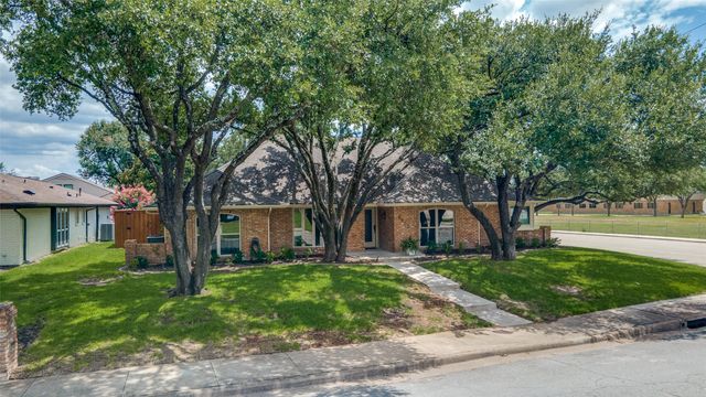 6902 Brentfield Drive, Dallas, TX 75248