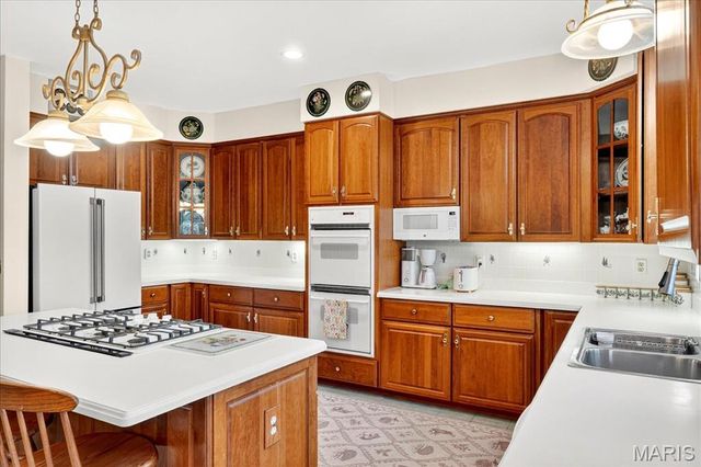 237 Saint Andrews Drive, St Albans, MO 63073