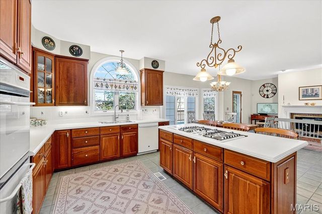 237 Saint Andrews Drive, St Albans, MO 63073