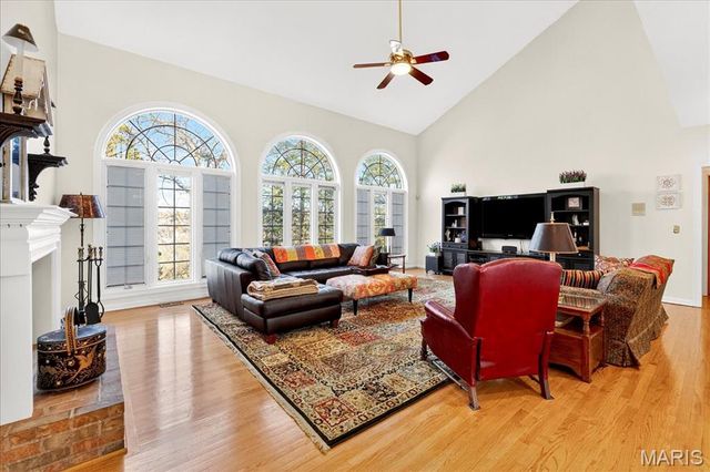 237 Saint Andrews Drive, St Albans, MO 63073