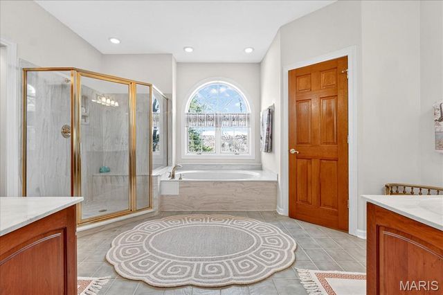 237 Saint Andrews Drive, St Albans, MO 63073