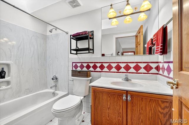 237 Saint Andrews Drive, St Albans, MO 63073