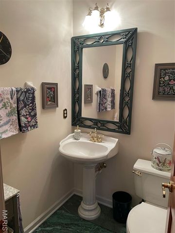 237 Saint Andrews Drive, St Albans, MO 63073