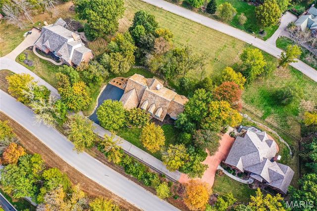 237 Saint Andrews Drive, St Albans, MO 63073