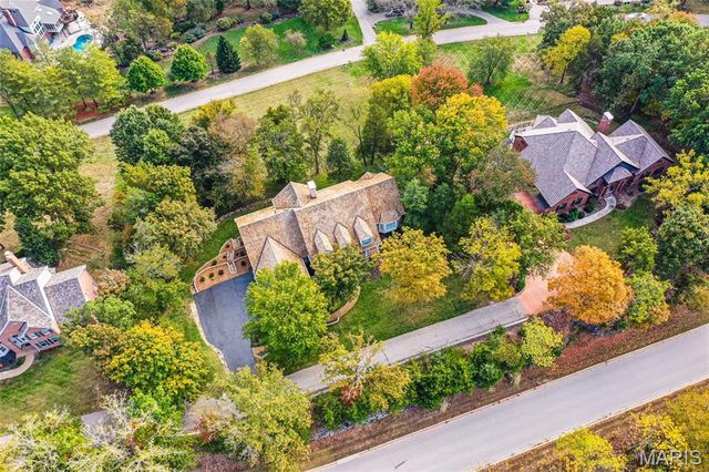 237 Saint Andrews Drive, St Albans, MO 63073