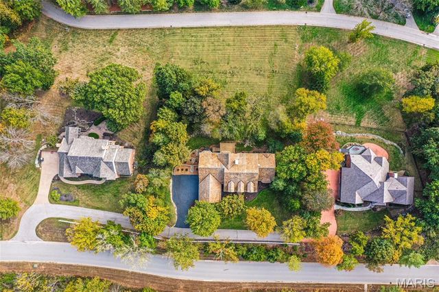 237 Saint Andrews Drive, St Albans, MO 63073