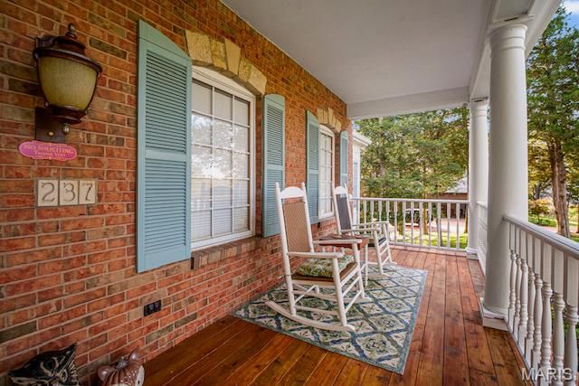 237 Saint Andrews Drive, St Albans, MO 63073