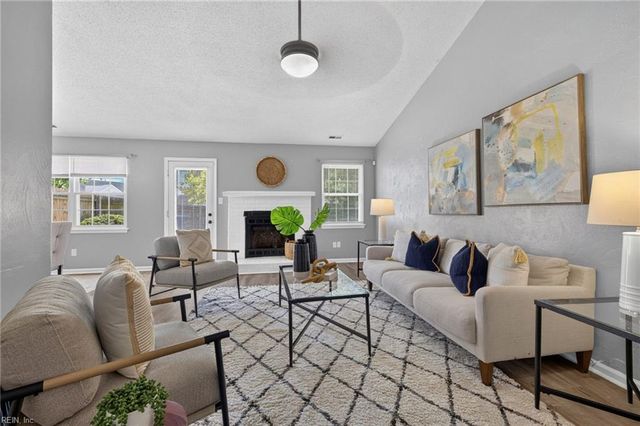 993 Culver LN, Virginia Beach, VA 23454