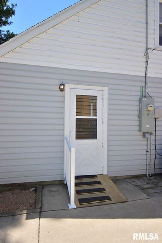 305 MANOR Street, Pekin, IL 61554