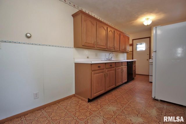 305 MANOR Street, Pekin, IL 61554