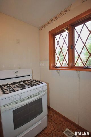 305 MANOR Street, Pekin, IL 61554