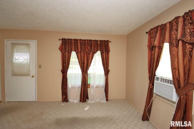 305 MANOR Street, Pekin, IL 61554