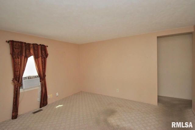 305 MANOR Street, Pekin, IL 61554