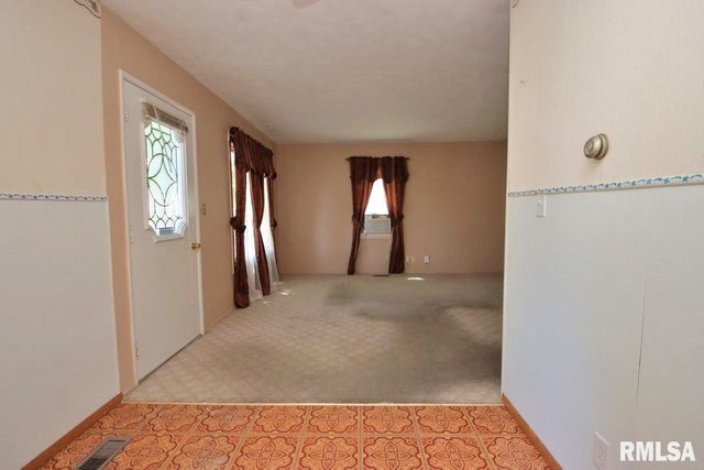 305 MANOR Street, Pekin, IL 61554
