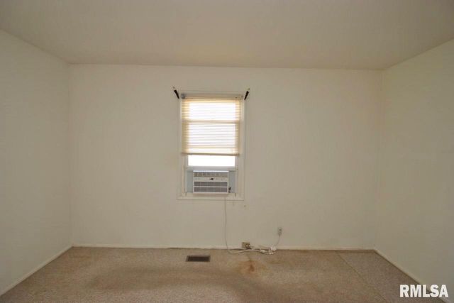 305 MANOR Street, Pekin, IL 61554