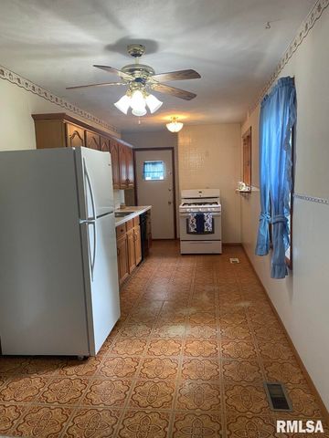 305 MANOR Street, Pekin, IL 61554